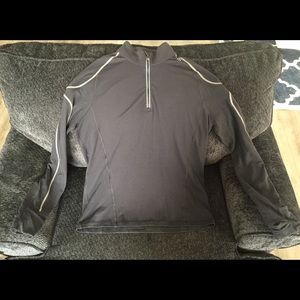 Men's Lululemon Large 1/2 Zip.